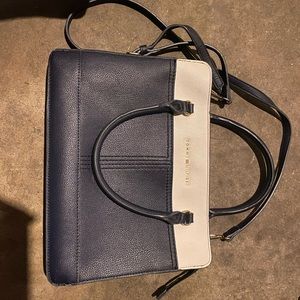 Tommy bag 2 for 75$ or 1 for $40